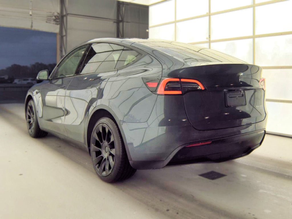 Used 2023 Tesla Model Y Long Range AWD/4WD image 5