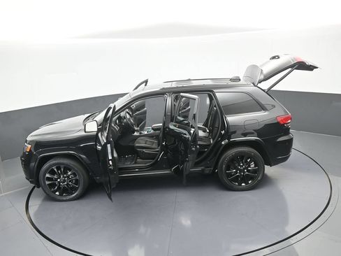 Used 2020 Jeep Grand Cherokee Altitude RWD image 66