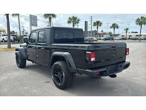 Used 2022 Jeep Gladiator Sport AWD/4WD image 4
