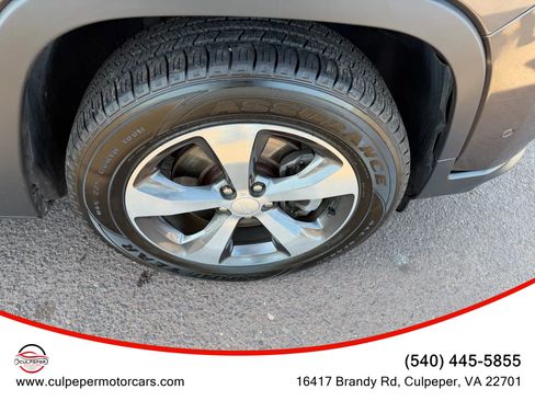 Used 2019 Jeep Cherokee Limited w/ Technology Group image 28