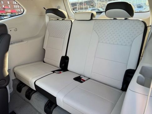 Certified 2024 GMC Acadia Denali w/ Super Cruise Package image 10