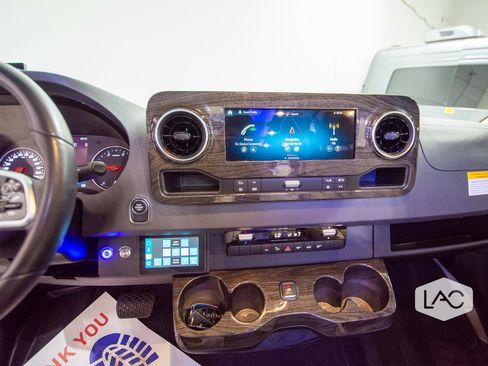 Used 2023 Mercedes-Benz Sprinter 3500 image 22