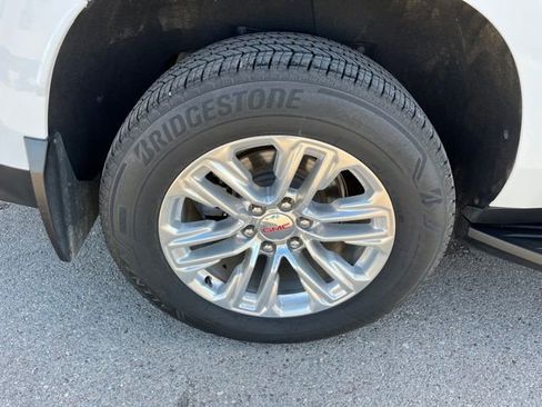 Used 2022 GMC Yukon XL SLT image 18