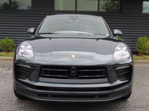 Used 2025 Porsche Macan image 10