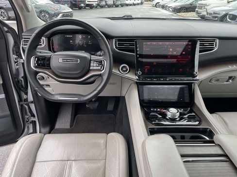 Used 2023 Jeep Grand Wagoneer L Series II image 7