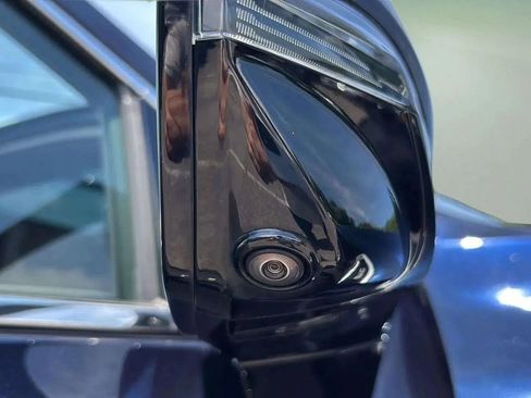 Used 2021 GMC Yukon Denali w/ Advanced Technology Package image 35