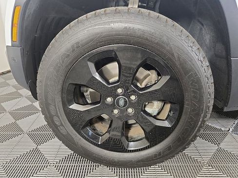 Certified 2022 Land Rover Defender 110 image 9