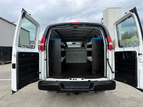 Used 2019 Chevrolet Express 2500 w/ Driver Convenience Package image 10