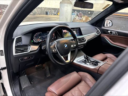 Used 2023 BMW X5 xDrive40i w/ Parking Assistance Package AWD/4WD image 16