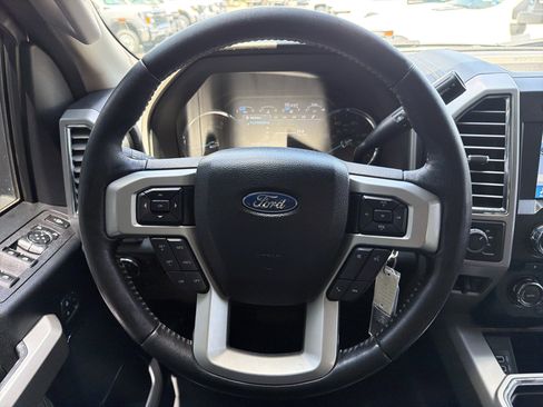 Used 2017 Ford F250 Lariat w/ Lariat Value Package AWD/4WD image 18