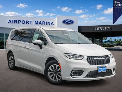 Used 2023 Chrysler Pacifica Touring-L