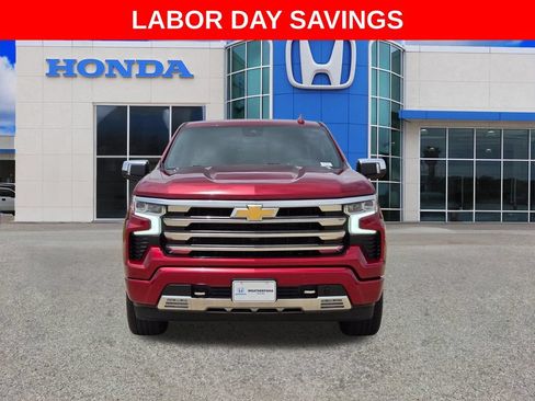 Used 2025 Chevrolet Silverado 1500 High Country w/ Technology Package AWD/4WD image 8
