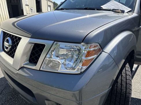 Used 2020 Nissan Frontier PRO-4X w/ Pro-4x Utility Package AWD/4WD image 32