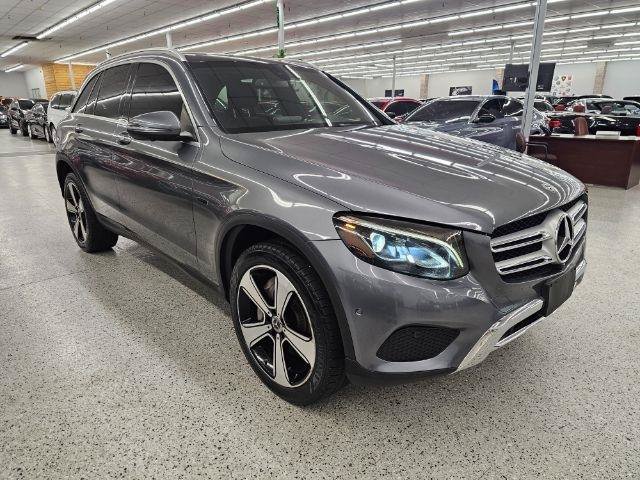 Used 2019 Mercedes-Benz GLC 350e 4MATIC image 3