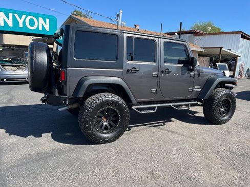 Used 2018 Jeep Wrangler Unlimited Sport S image 4