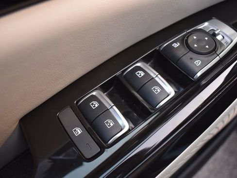 Certified 2023 Kia Carnival EX FWD image 20