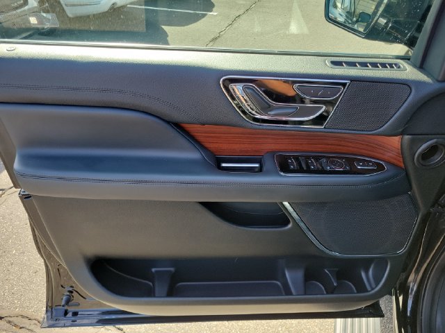 Certified 2022 Lincoln Navigator 4WD image 8