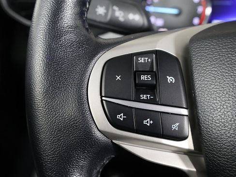 Used 2022 Ford Explorer XLT image 38