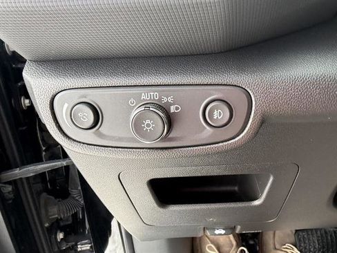 Used 2023 Chevrolet TrailBlazer RS w/ Sun and Liftgate Package image 31