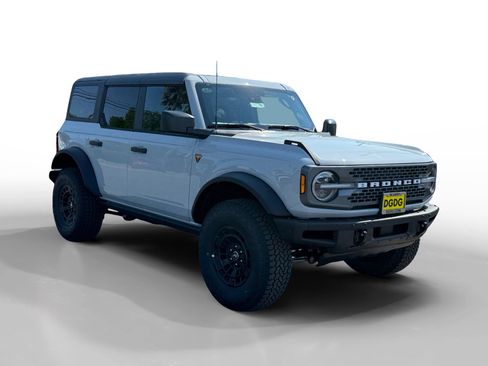 New 2026 Ford Bronco Badlands w/ Sasquatch Package AWD/4WD image 7