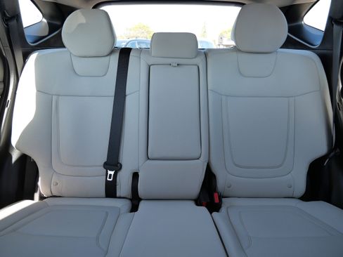 Certified 2025 Hyundai Tucson SE image 13