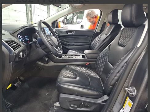 Used 2024 Ford Edge Titanium image 11