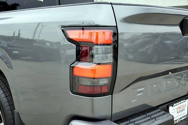 Certified 2024 Nissan Frontier SL w/ Technology Package RWD image 7