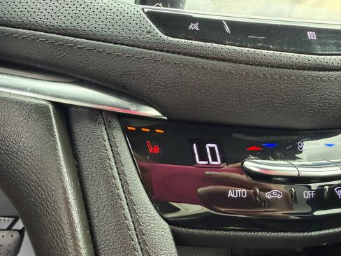 Used 2021 Cadillac XT5 Luxury FWD image 25