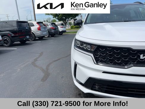Certified 2023 Kia Sorento S w/ Panoramic Sunroof Package FWD image 18