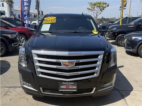 Used 2017 Cadillac Escalade Premium Luxury RWD image 9