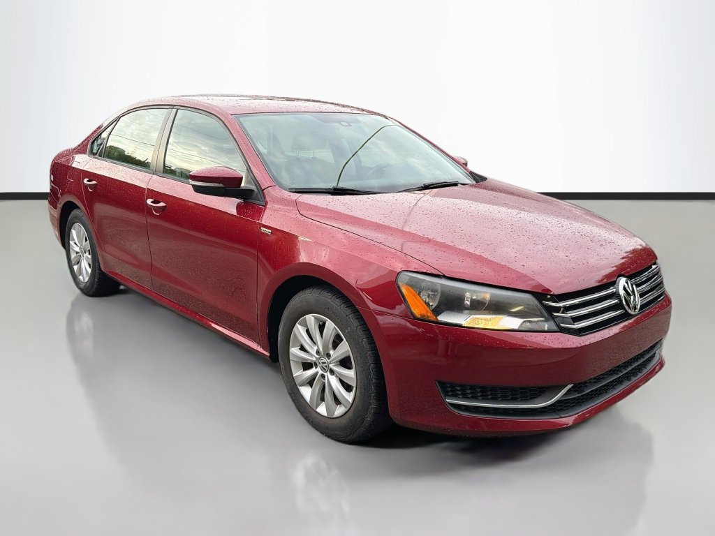 Used 2015 Volkswagen Passat 1.8T S FWD image 1