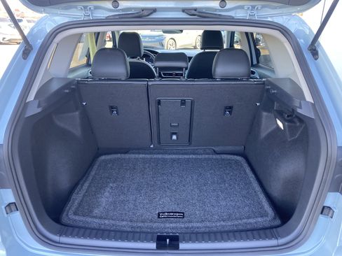 Certified 2025 Volkswagen Taos SE w/ Panoramic Sunroof Package image 11