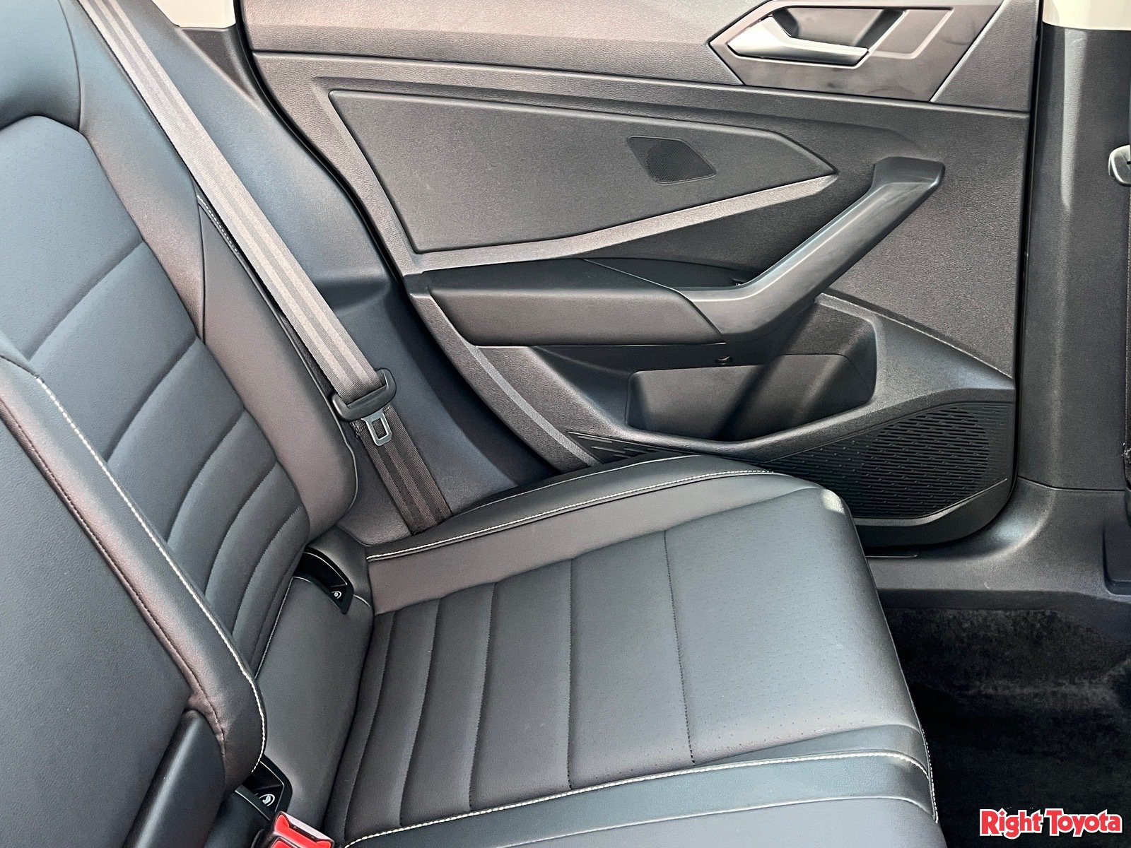 Used 2024 Volkswagen Jetta SE w/ Panoramic Sunroof Package FWD image 14