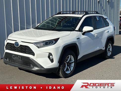 Certified 2020 Toyota RAV4 XLE w/ Convenience Package AWD/4WD image 1