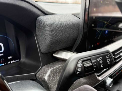 Used 2025 Ford Explorer Platinum w/ LUX Leather Package image 20