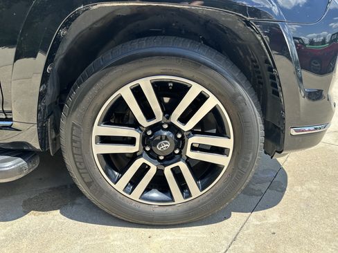 Used 2017 Toyota 4Runner Limited AWD/4WD image 33