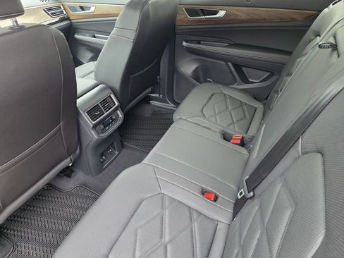 New 2026 Volkswagen Atlas SE FWD image 23
