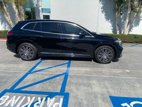 Used 2023 Mercedes-Benz EQS 580 4MATIC SUV image 5