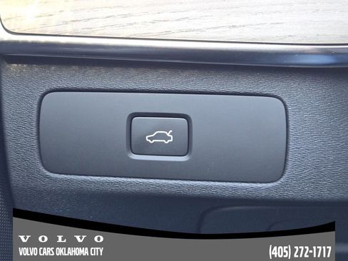 New 2026 Volvo XC90 B6 Plus w/ Protection Package Premier image 21