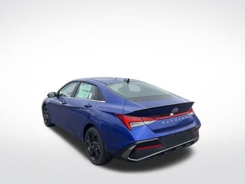 New 2026 Hyundai Elantra SEL Sport Premium FWD image 9