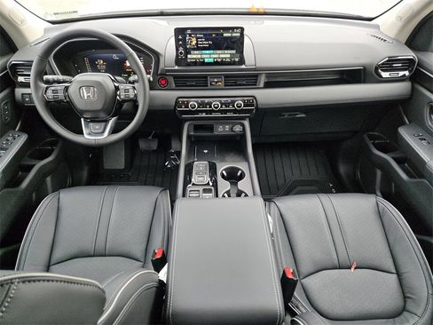 New 2025 Honda Pilot Elite image 12