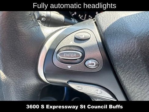 Used 2020 Nissan Pathfinder SL FWD image 25