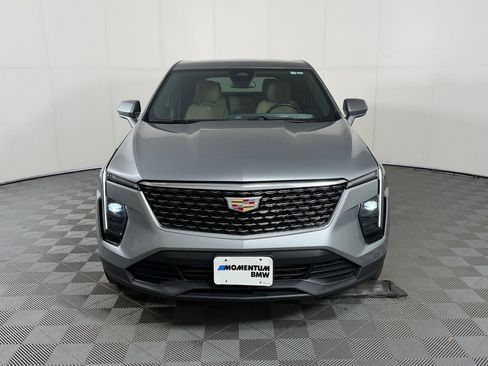 Used 2024 Cadillac XT4 Luxury w/ Cold Weather Package image 6