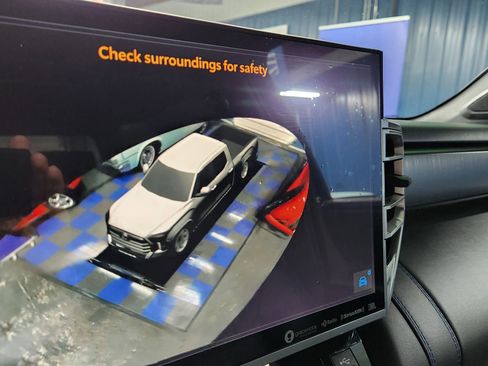 Used 2023 Toyota Tundra Platinum image 48