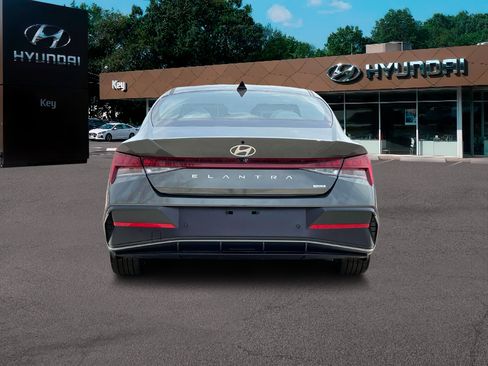 New 2025 Hyundai Elantra Limited image 6