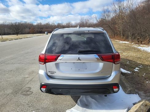 Used 2019 Mitsubishi Outlander LE image 8