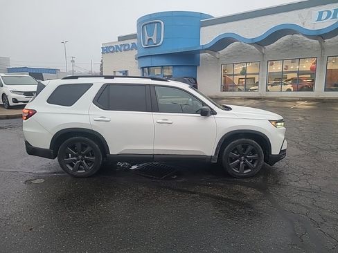 Used 2023 Honda Pilot Sport image 6