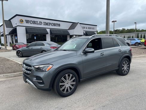 Used 2025 Mercedes-Benz GLE 450e 4MATIC w/ Winter Package image 51