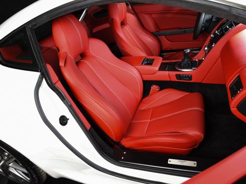 Used 2013 Aston Martin V8 Vantage Coupe image 23