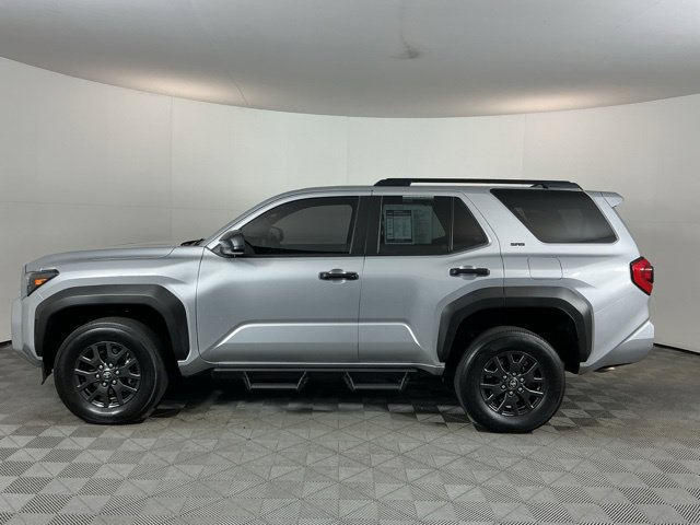 Used 2025 Toyota 4Runner SR5 AWD/4WD image 8